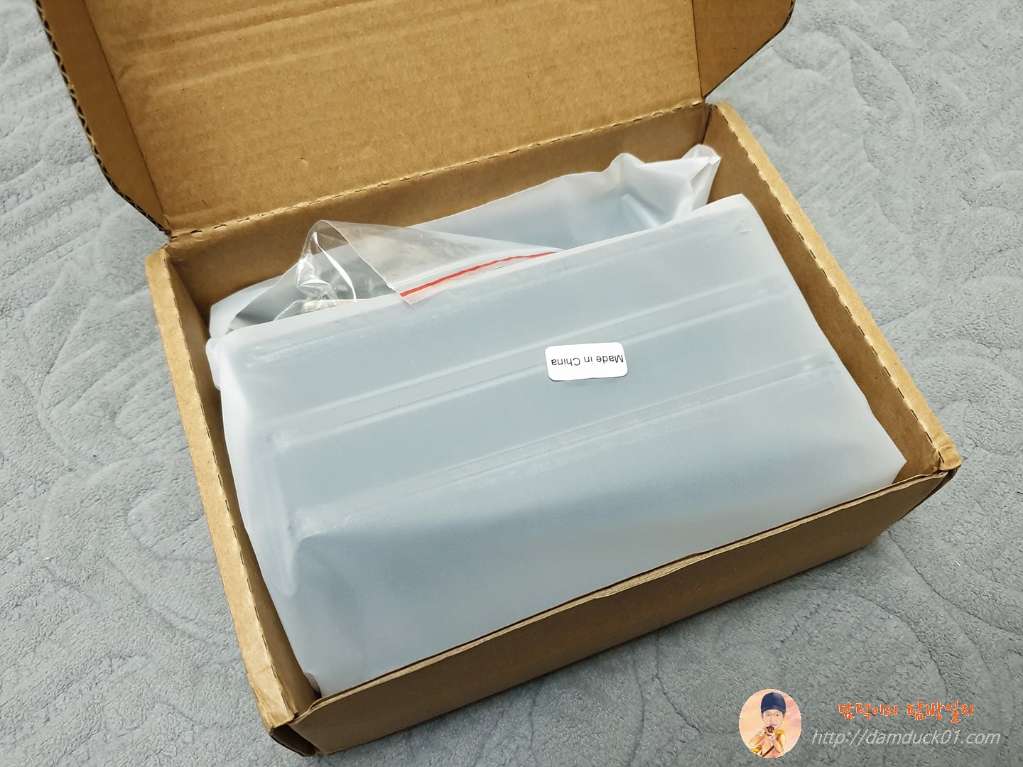 스탠드 세로 거치대 상자 개봉