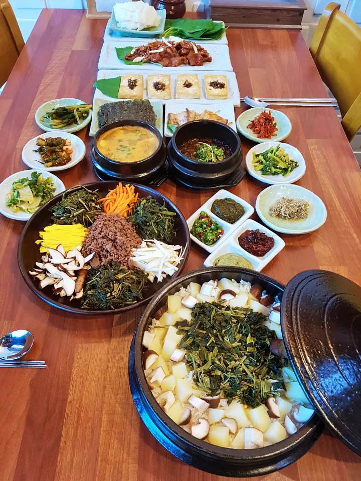 생방송오늘저녁 엄마의 부뚜막 봄나물 부침개 물닭갈비 돼지감자 깍두기 나물밥 도시락 속초 조양동 맛집