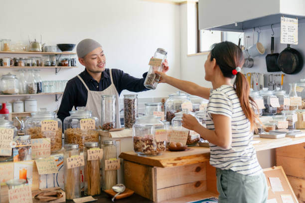 카페 사장과 손님의 모습사진