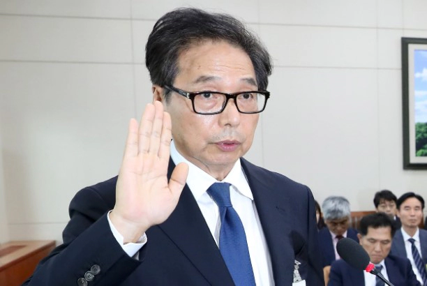 국회 국정감사에 출석한 박영우 회장