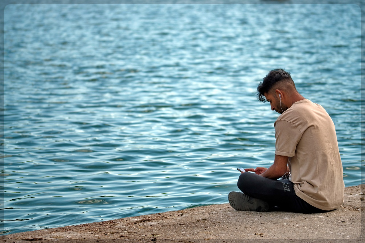 스마트폰 물에 빠졌을 때 대처법