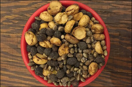 구운 병아리콩과 견과류