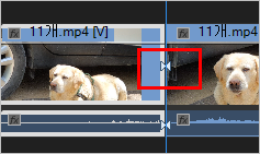 잘라진 클립 사이의 나비 모양