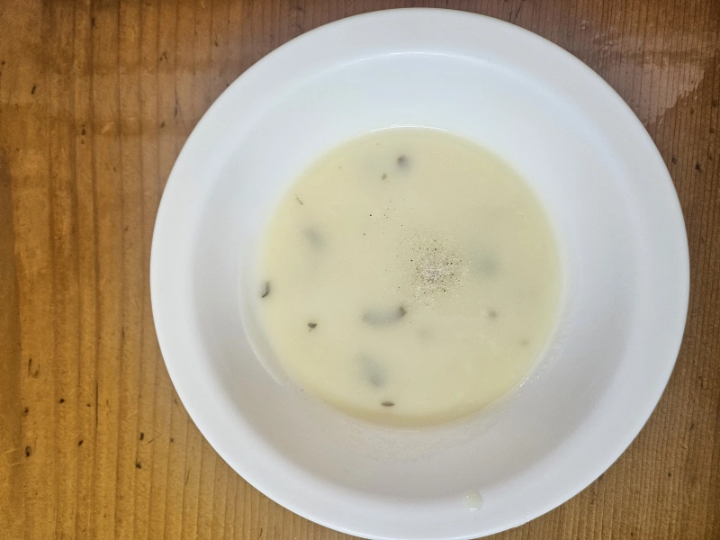 서울왕돈까스-스프-그릇-후추