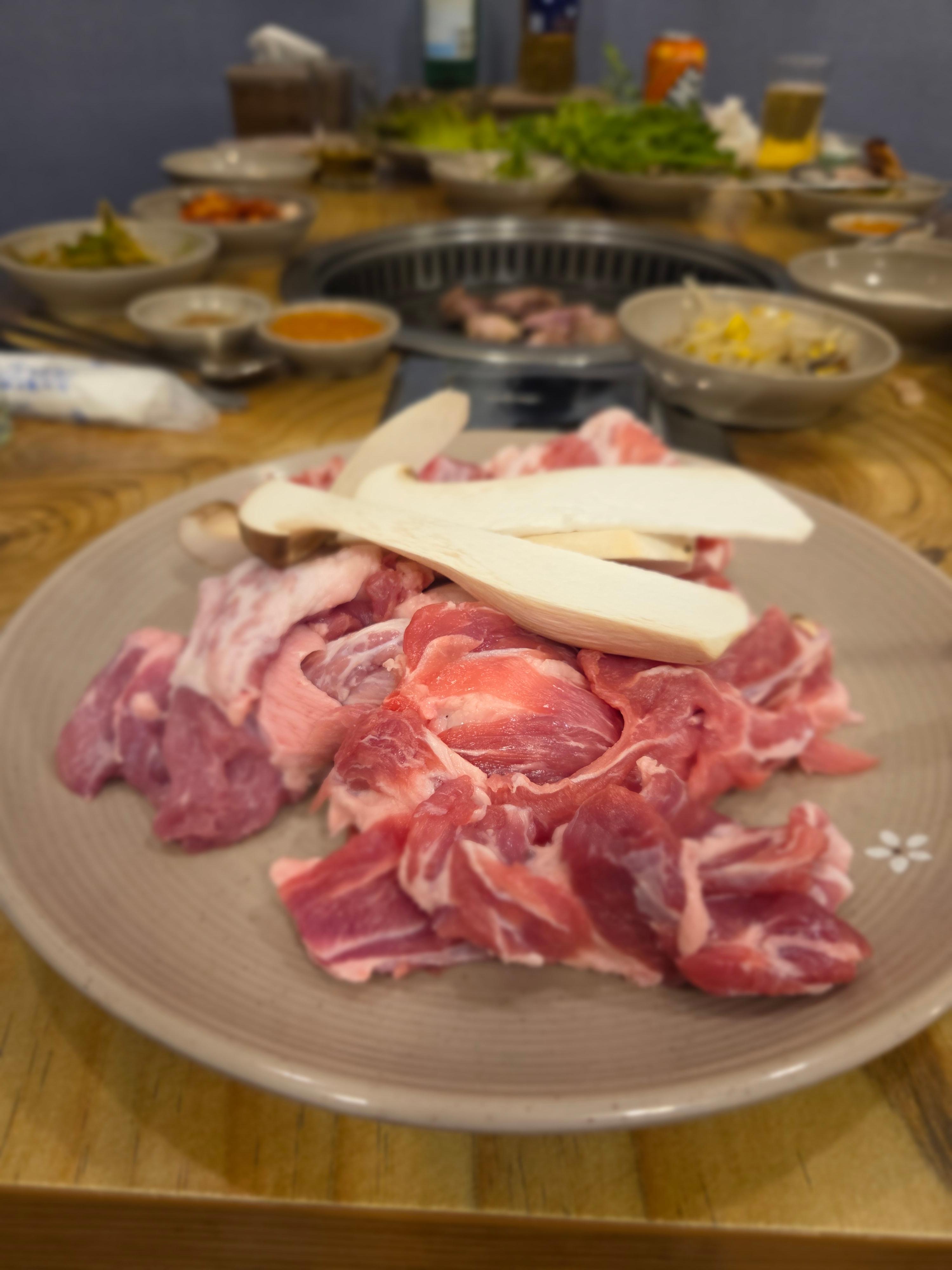 꾸우면돼지 모듬한판