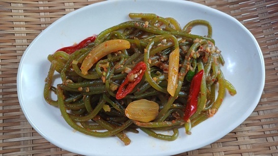 고구마순 볶음 요리 사진