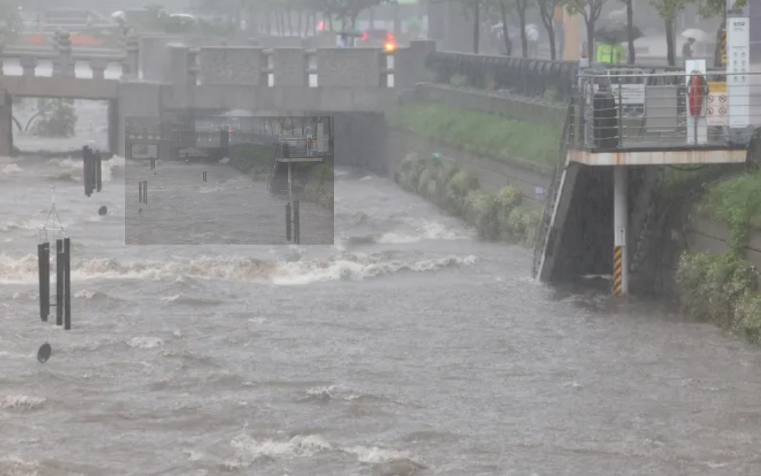 17일 청계천 산책로 상황