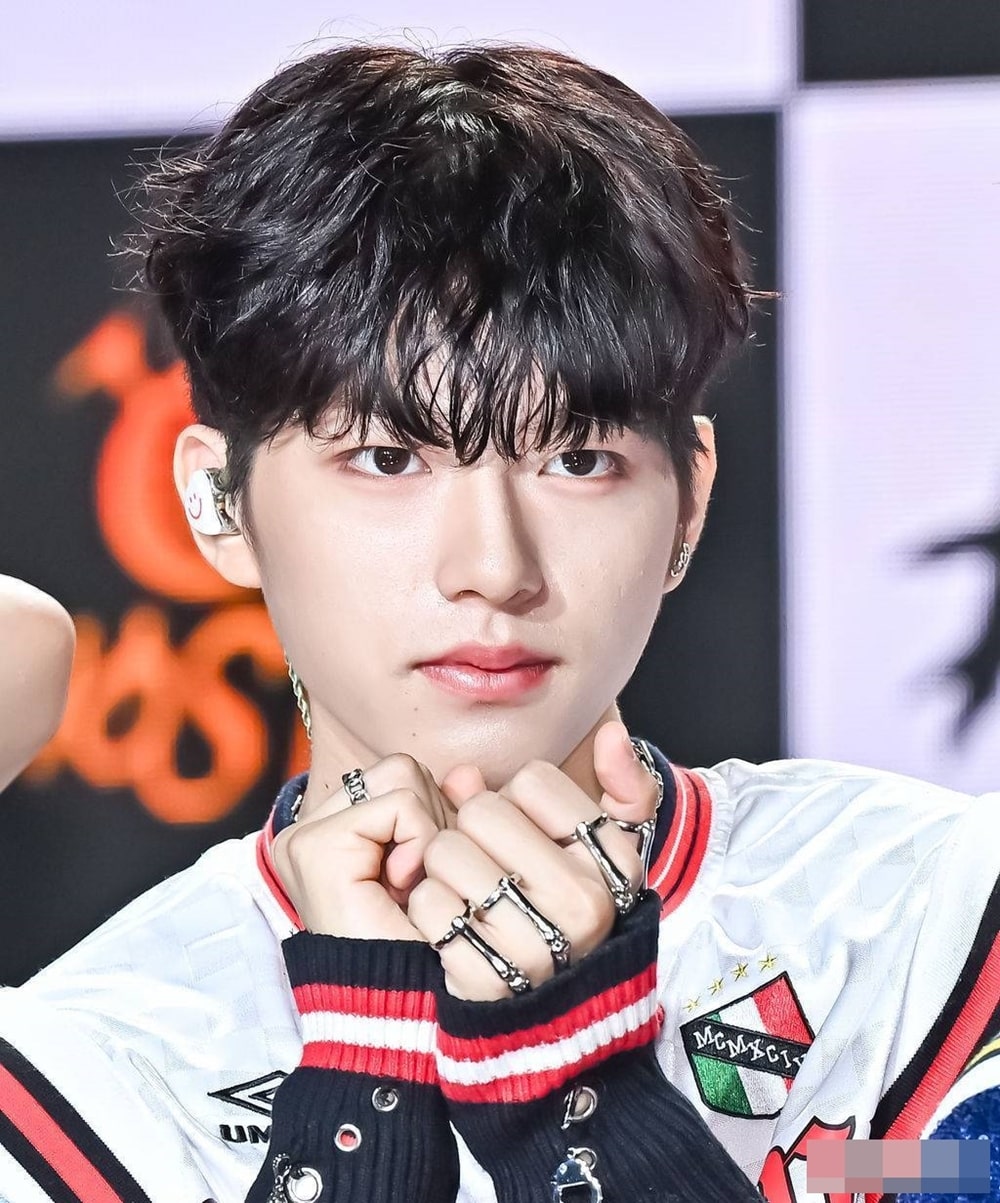 맨 끝줄 소년 이진우