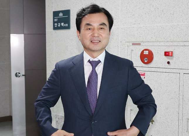 국방부 장관 안규백 의원