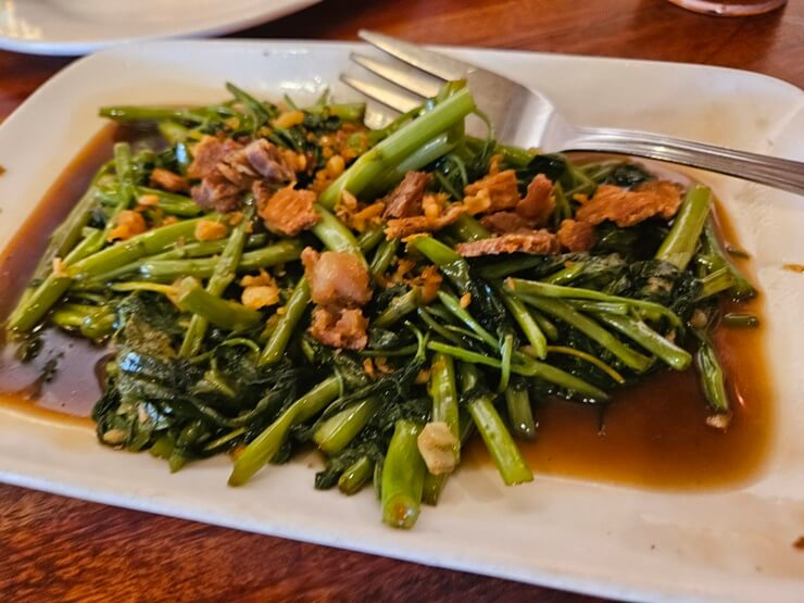 Adobong Kangkong (공심채볶음)