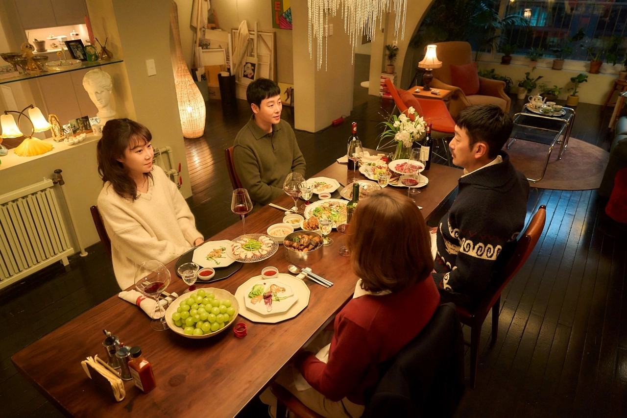 영화 윗집 사람들 장면