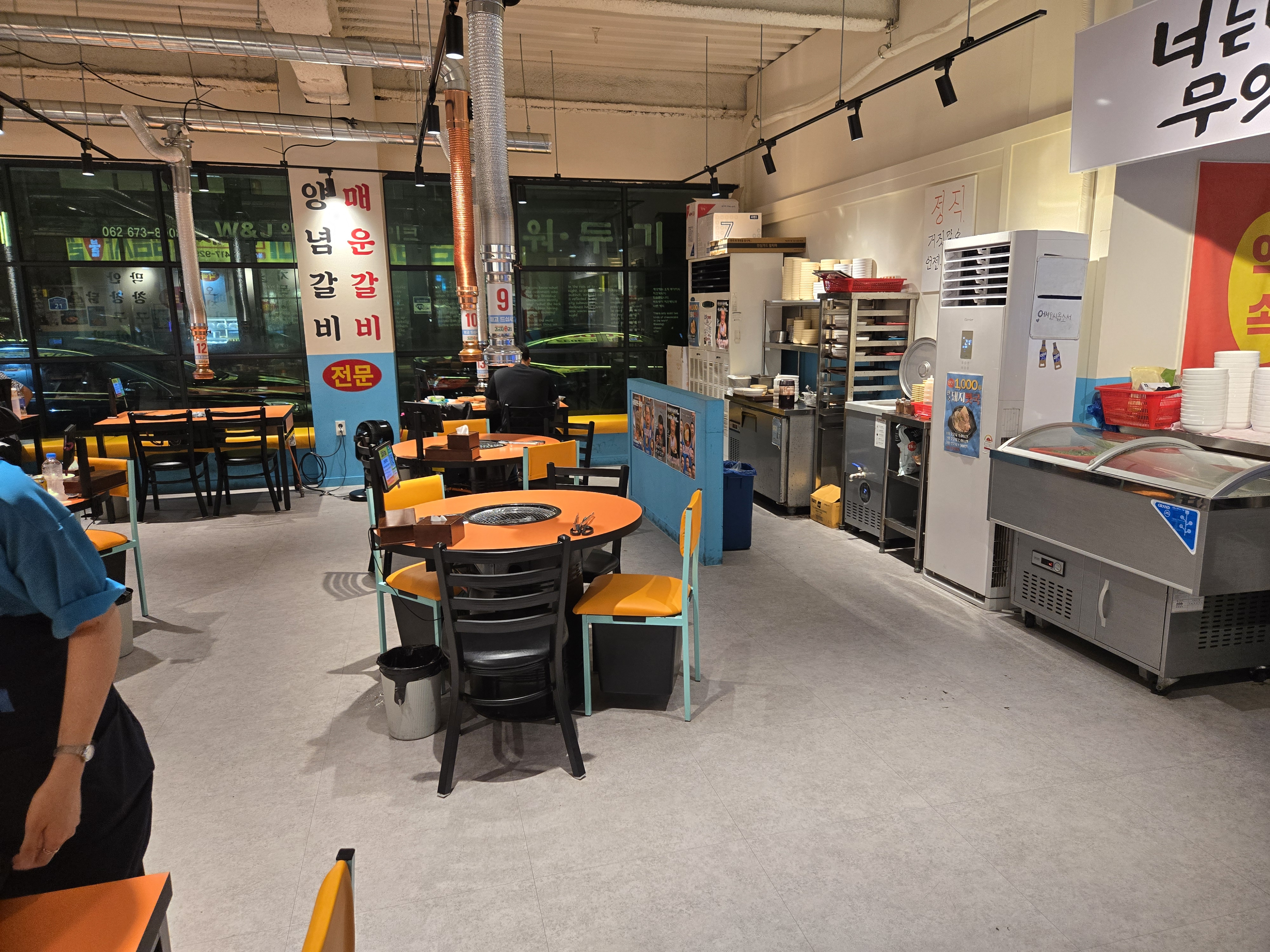 김금자갈비 내부모습