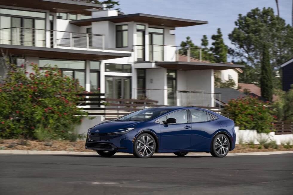 2024 토요타 프리우스