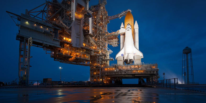 우주 여행을 위한 기술적 도전과 해결책