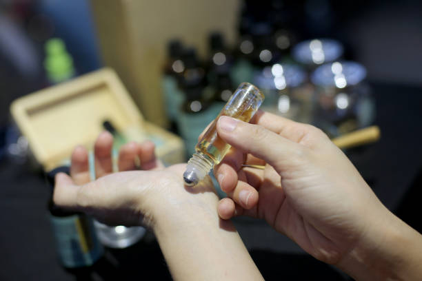 향기로 기억되는 나만의 향기: 에센셜 오일 롤온 향수 DIY 가이드