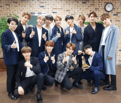 세븐틴-단체-셀카