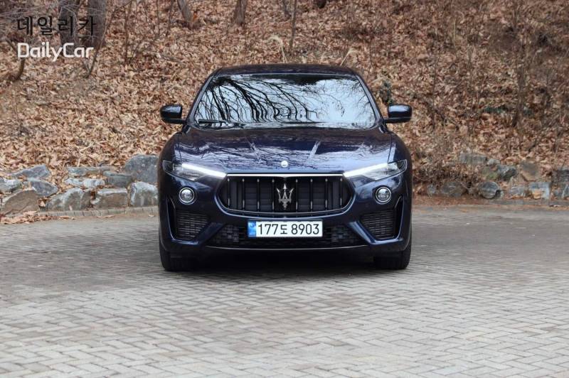 마세라티 르반떼 모데나 S