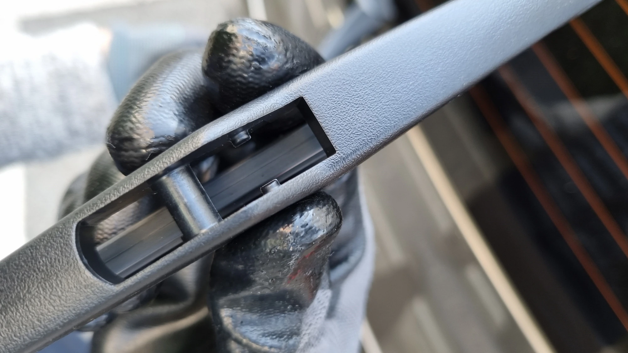 와이퍼 끼우는 위치