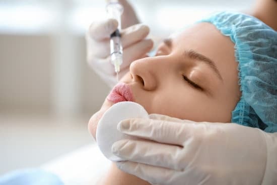 팔자 주름에 사용되는 필러 시술