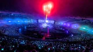 BTS 팔찌 도난 용의자 남성 추적