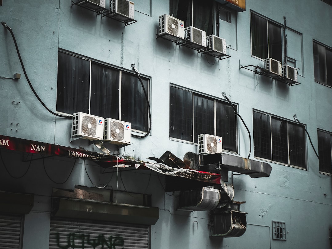 Air conditioner.