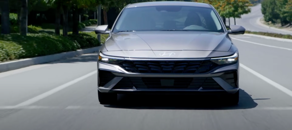 아반떼 풀체인지 예상도