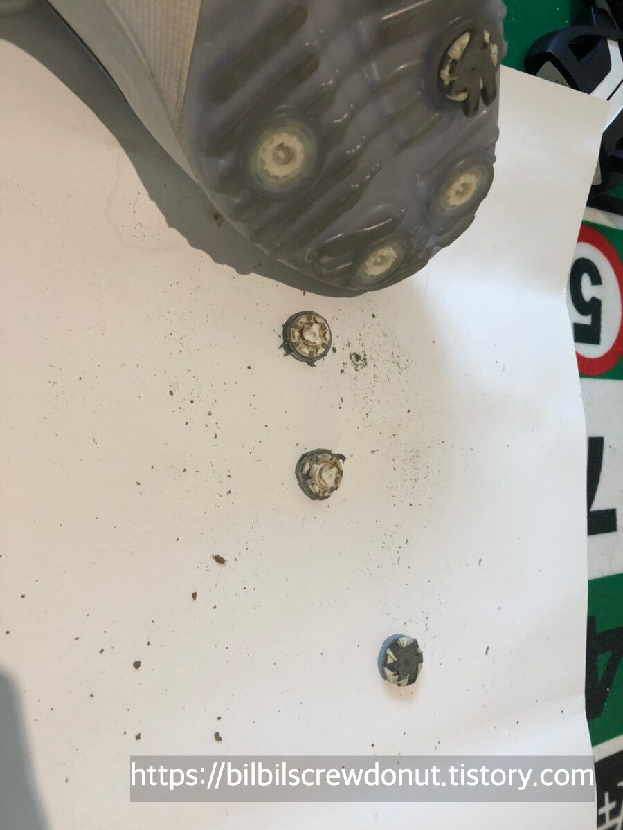 스파이크 이물질 제거