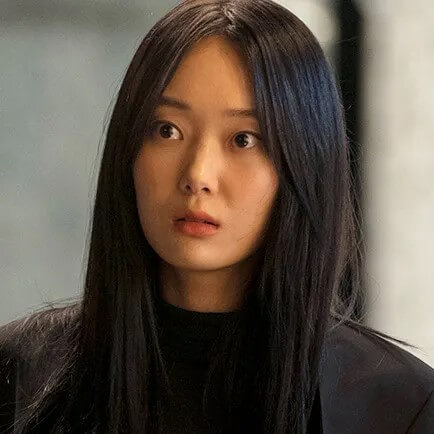 유유진포스터 - 박지윤 역 여&amp;#44; 30세&amp;#44; 제이카드 근무. 미지&middot;미래의 고등학교 친구