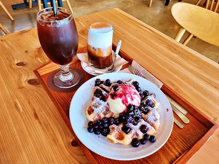 생방송오늘저녁 드립 커피 흑임자라떼 인절미 크로플 커피농장 맛집 추천