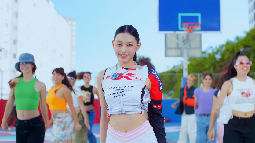 뉴진스 &amp;#39;Super Shy&amp;#39; 뮤비 캡처