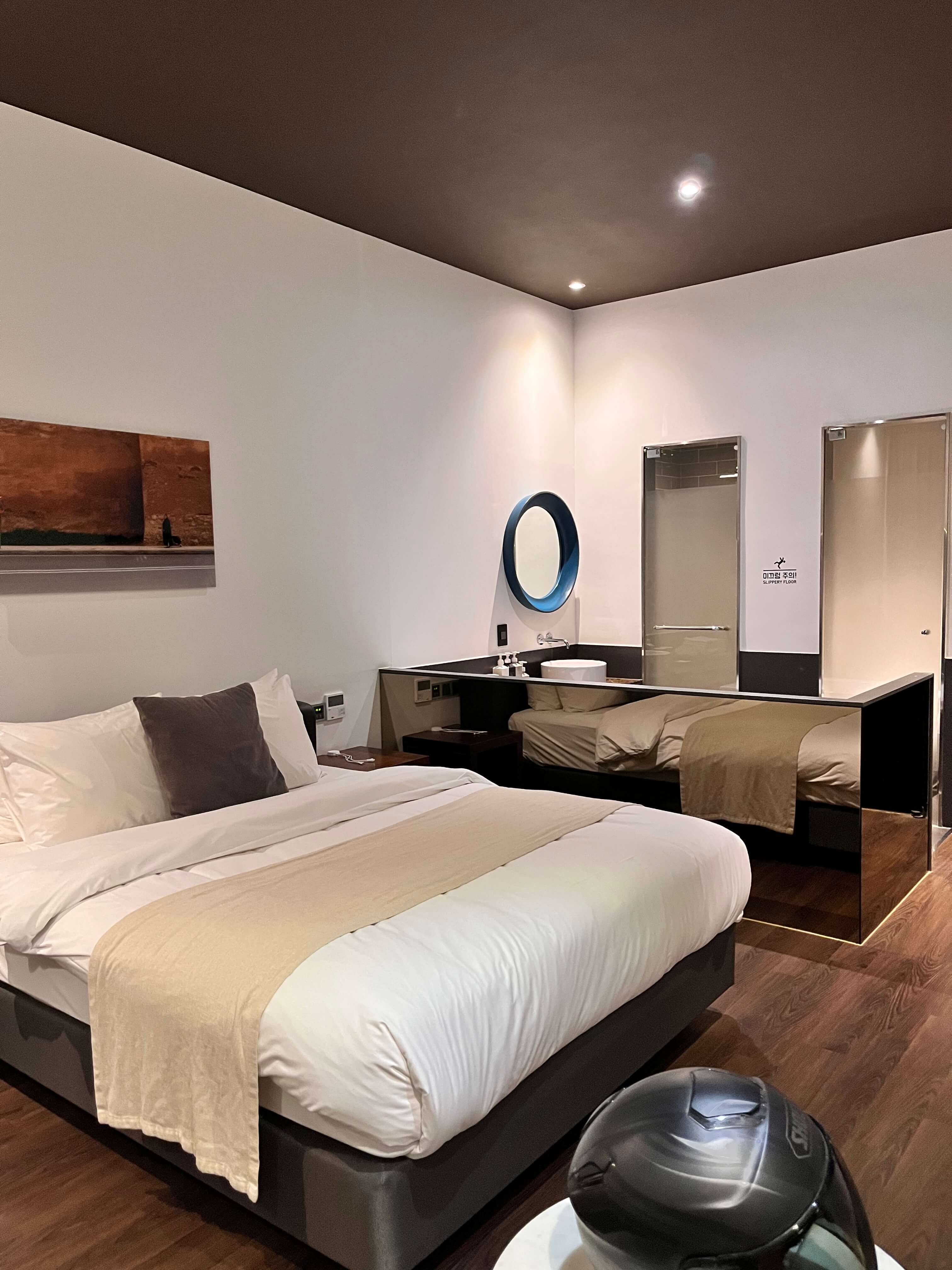 더 클래식 바이 호텔원 디럭스 더블룸