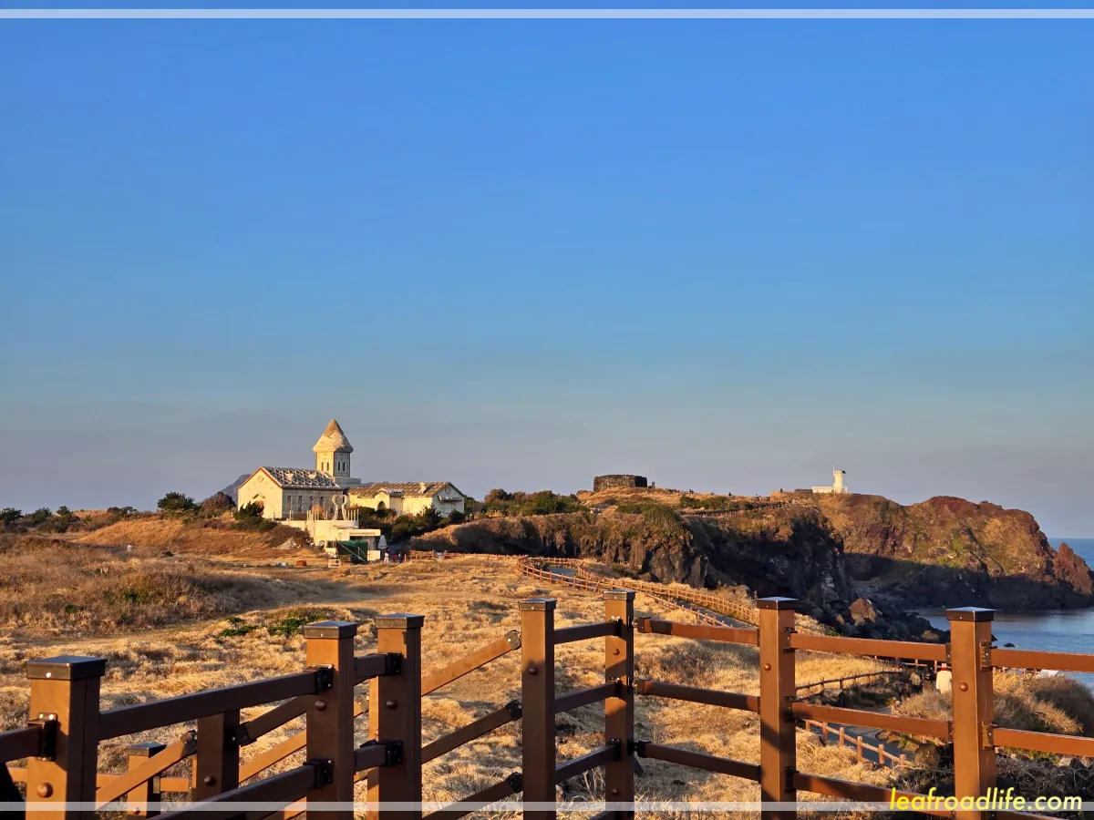 제주도-동쪽-섭지코지-등대와-올인하우스