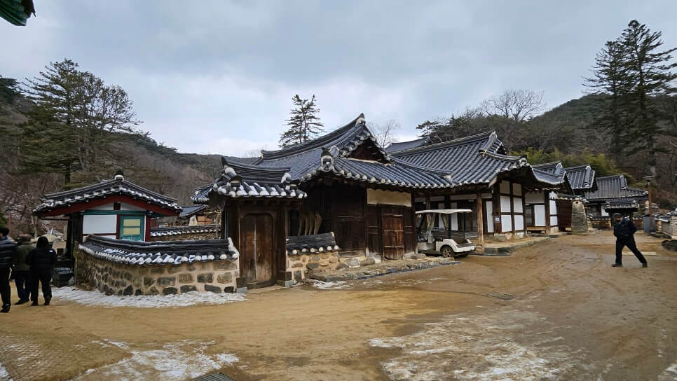 공주 마곡사 : 유네스코 세계유산이 품은 춘마곡의 아름다움과 백범의 발자취를 따라서