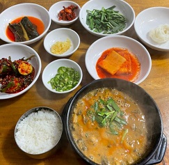 추어탕과반찬들