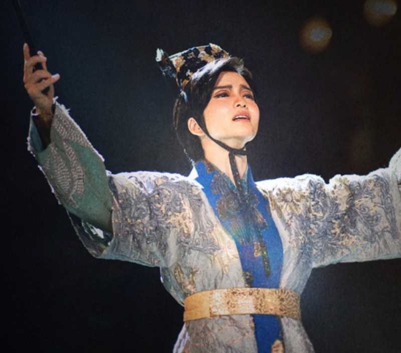 무대에서 호동왕자 역을 하는 정년이 장면 이 장면은 상상씬입니다.