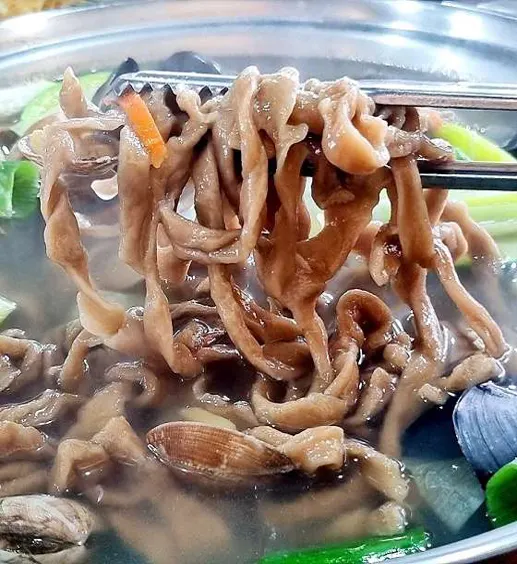 도토리 바지락손칼국수