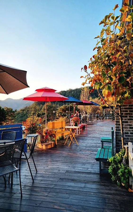 수작부리는 카페