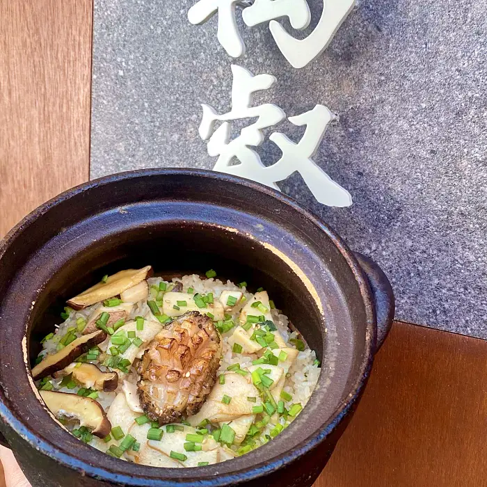 줄서는식당 성수동 서울숲 뚝섬역 맛집 프리미엄 스테이크 솥밥 전복 버섯솥밥 맛있는 곳 소개