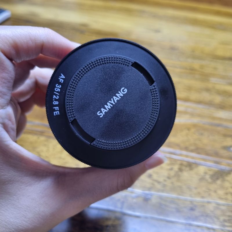 삼양-렌즈-35mm-F2.8-앞쪽-보호-뚜껑
