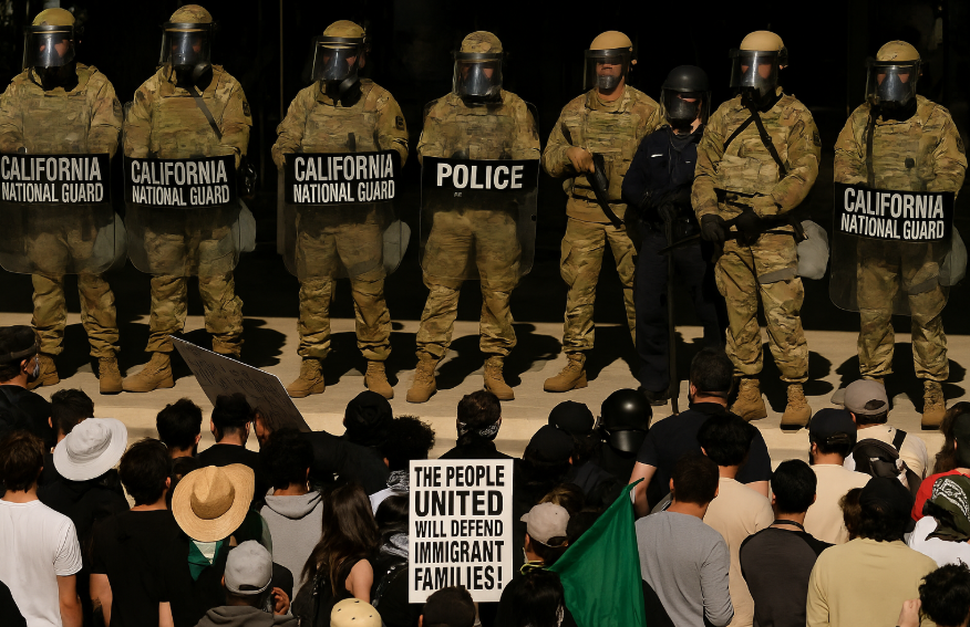 미국 캘리포니아 내 이민자 단속 반대 시위를 촬영한 장면 이미지