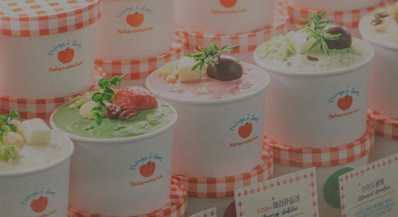 코코로카라 쇼케이스 속 다양한 브래드 푸딩의 모습이다. [ⓒ네이버플레이스 코코로카라 아이파크몰 용산 팝업스토어]