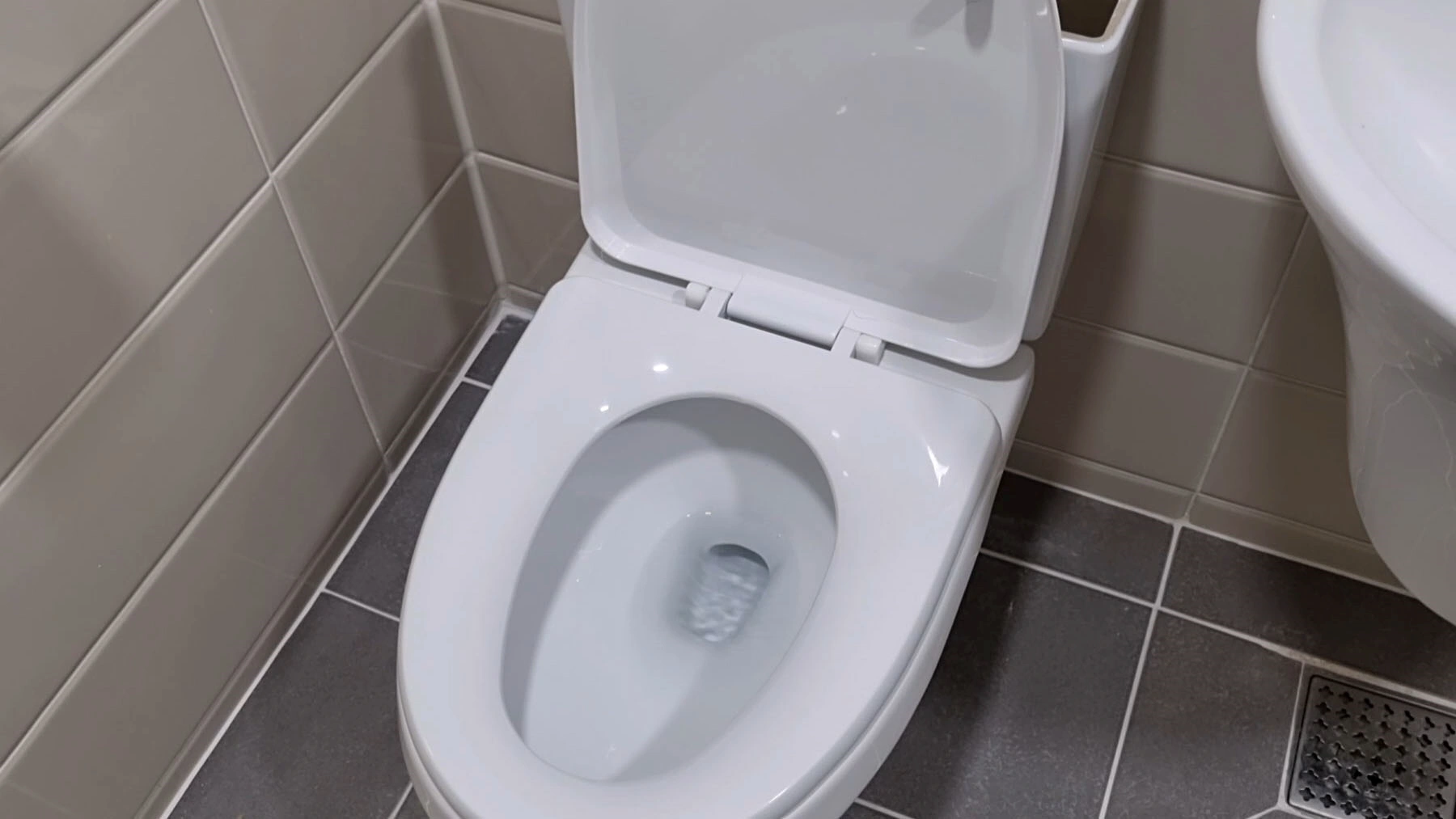 변기 물 남은 모습