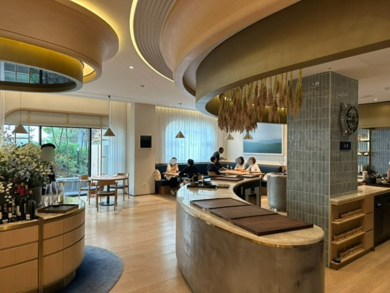 강남 신사동 조셉리저우드 '에빗'