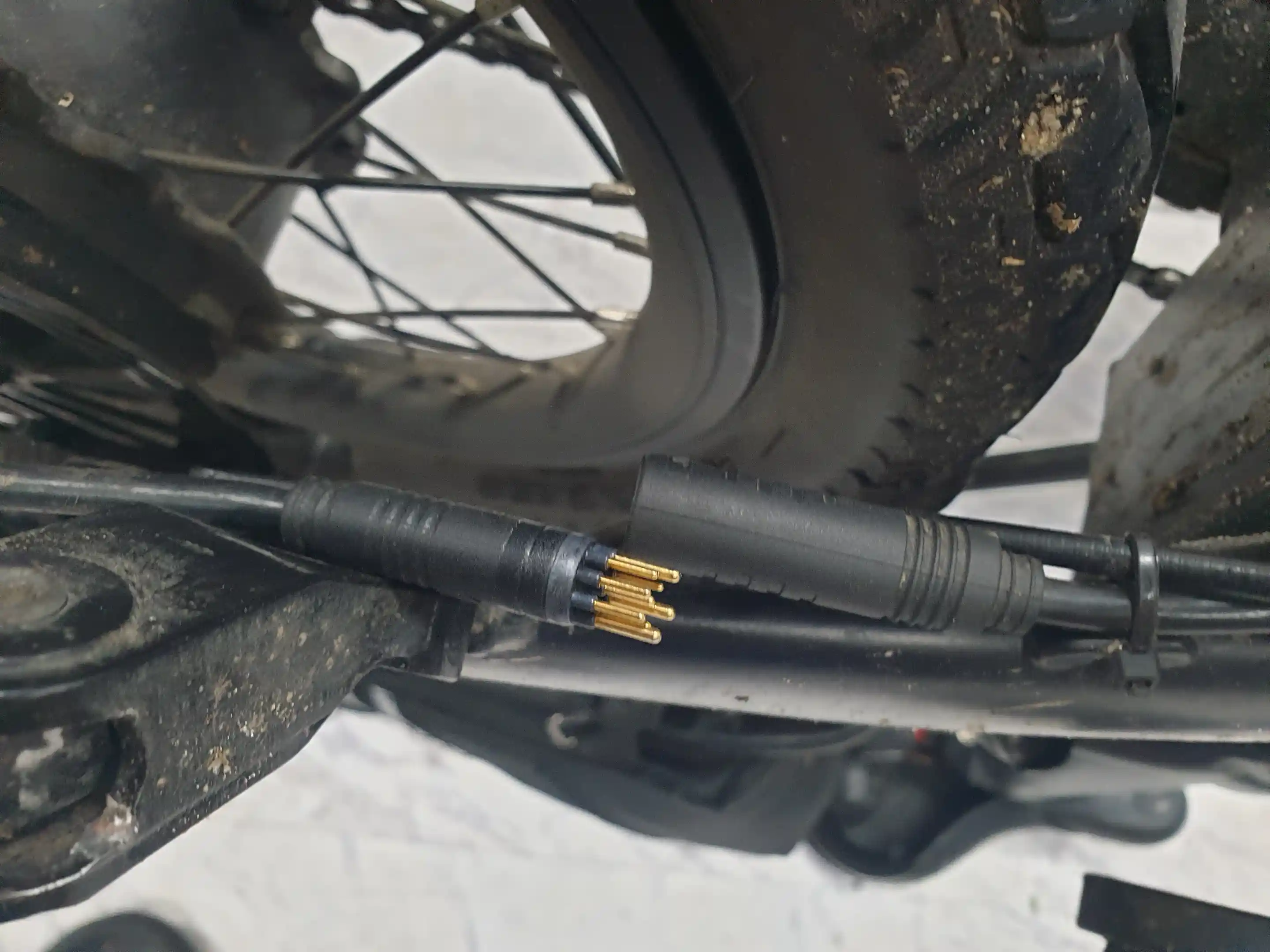 퀄리 Q3 미니 - 모터 전원 케이블 분리