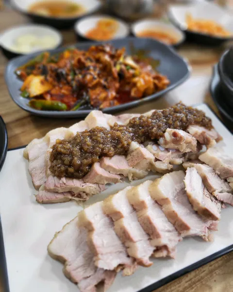 생생정보 우와한 식당 흑마늘제육쌈밥 &amp; 흑마늘수육쌈밥 음식점 위치