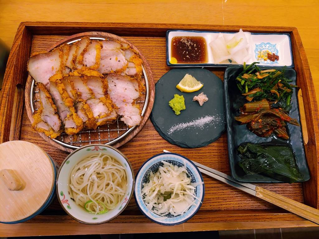 족발카츠