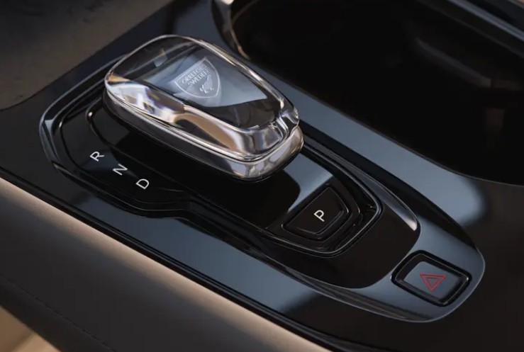 출시가 기다려지는 미니밴 볼보 EM90 제원, 디자인, 성능, 가격