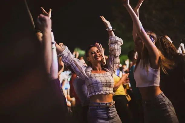 K팝 엔터산업 관련주 