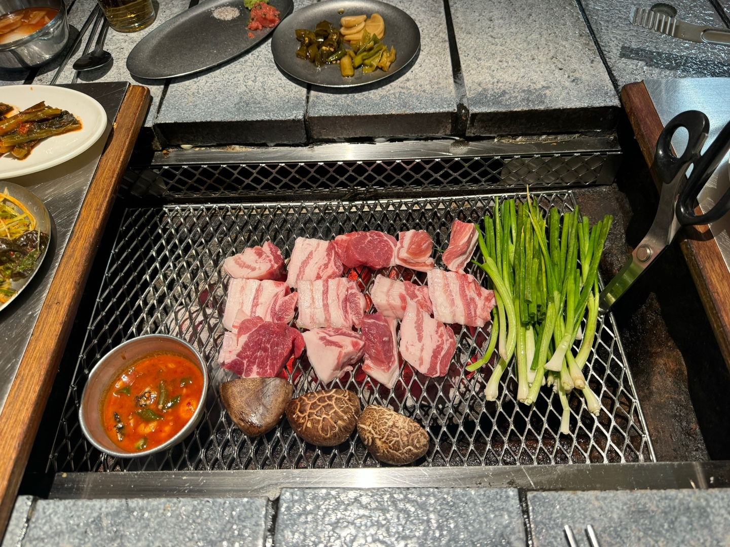 산청숯불가든