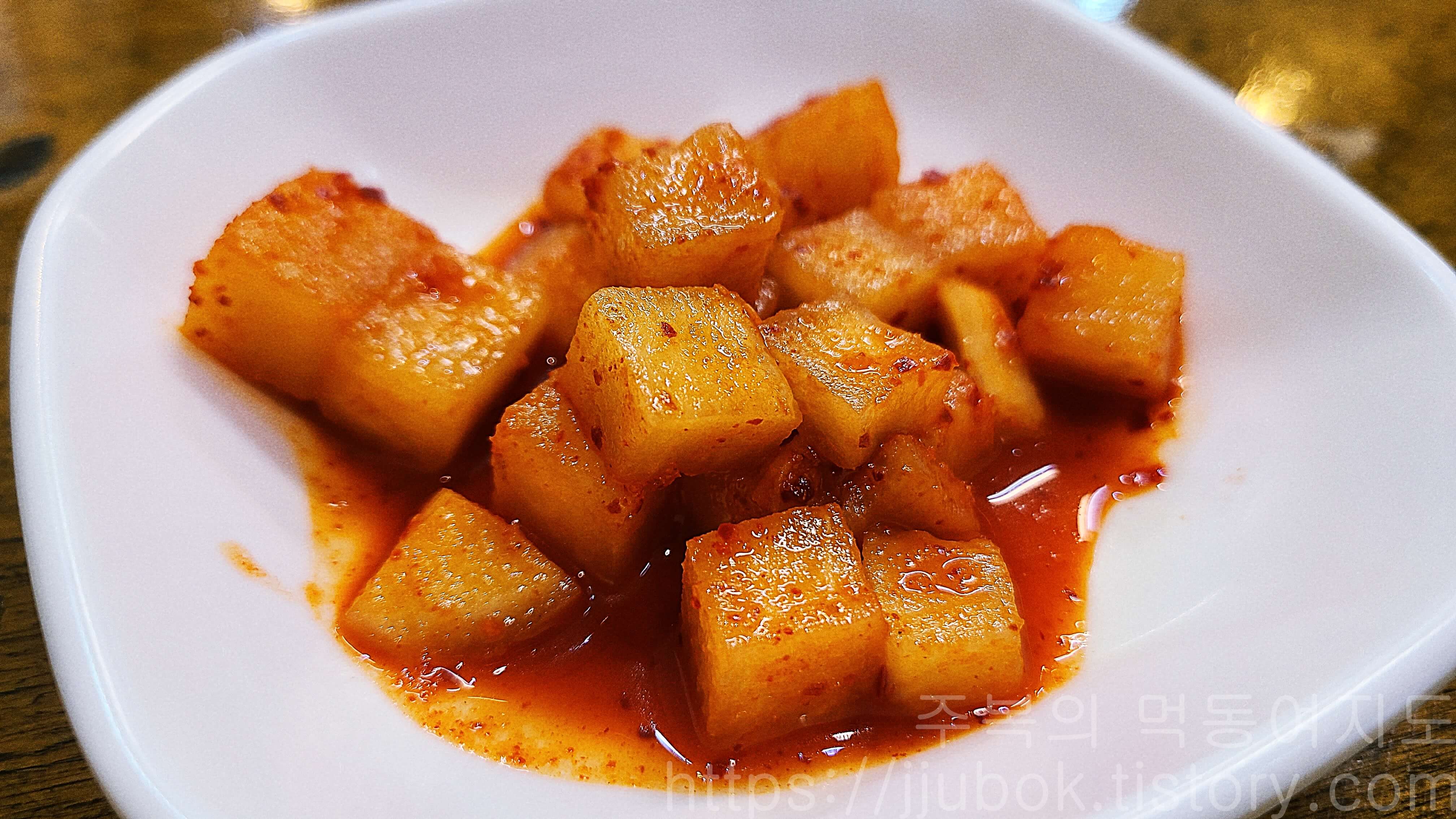 망원동즉석우동-밑반찬-깍두기